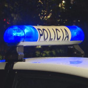 Përplasi me makinë një fëmijë të mitur dhe u largua nga vendngjarja, policia shoqëron 16-vjeçarin