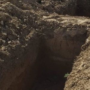 Skandal! Pazare me banesën e fundit në Kuçovë. Shërbimet funerale hapin varre pa patur asnjë të vdekur